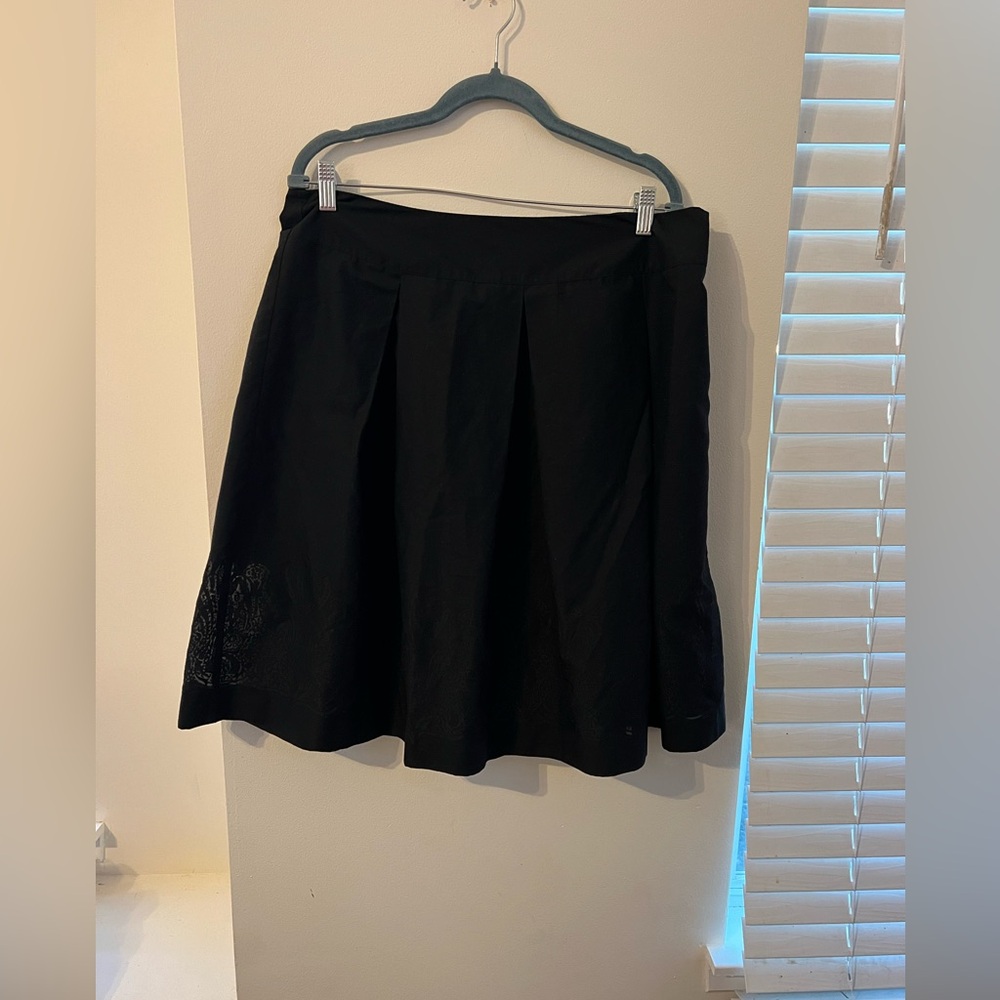 Apostrophe Black Knee-Length A-Line Skirt